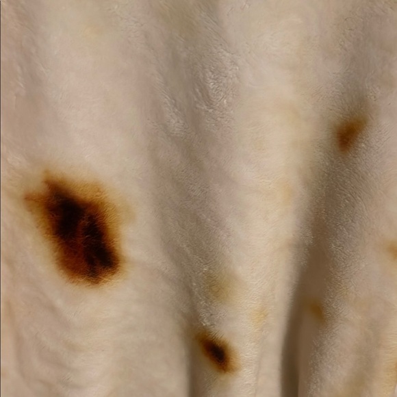 Cozy Tortilla Blanket - Picture 4 of 7